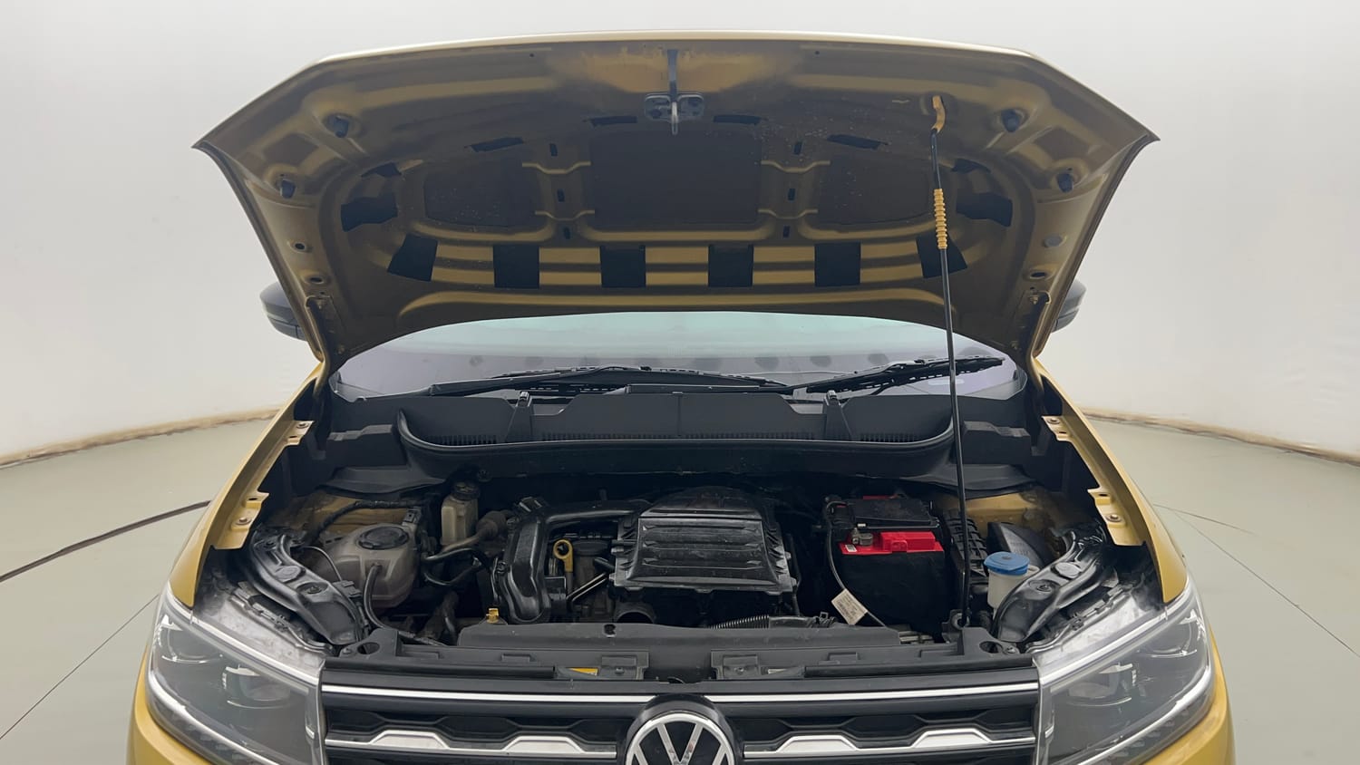 Used 2022 Volkswagen Taigun Topline 1.0 TSI MT Petrol Manual engine ENGINE & BONNET OPEN FRONT VIEW