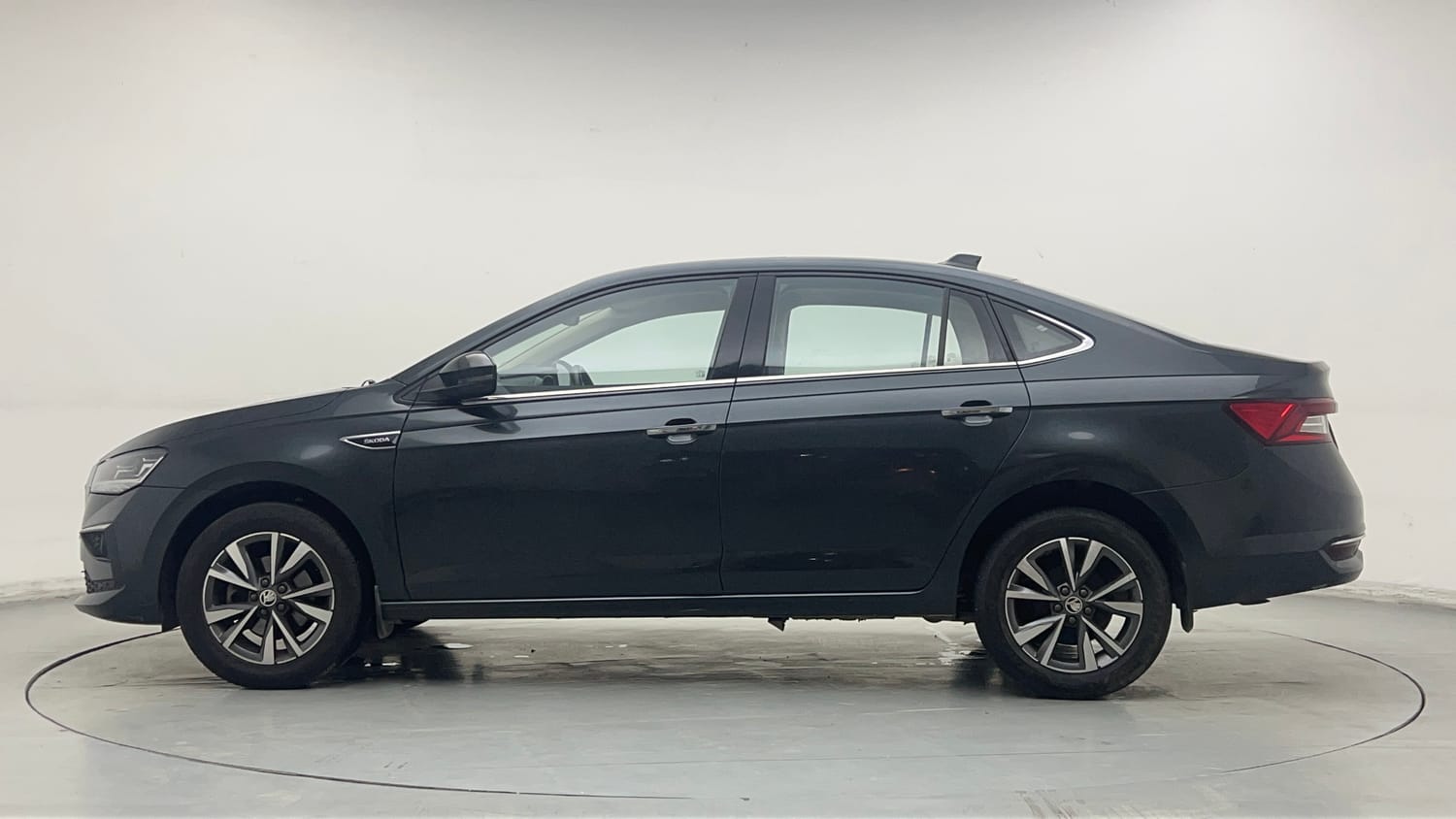 Used 2023 Skoda Slavia Style 1.0L TSI MT Petrol Manual exterior LEFT SIDE VIEW