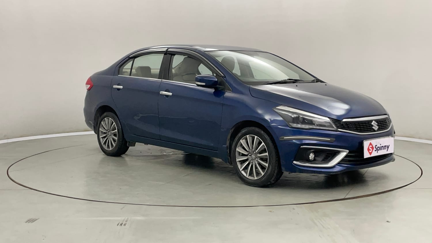 Used 2018 Maruti Suzuki Ciaz Alpha Hybrid 1.5 AT Petrol Automatic exterior RIGHT FRONT CORNER VIEW