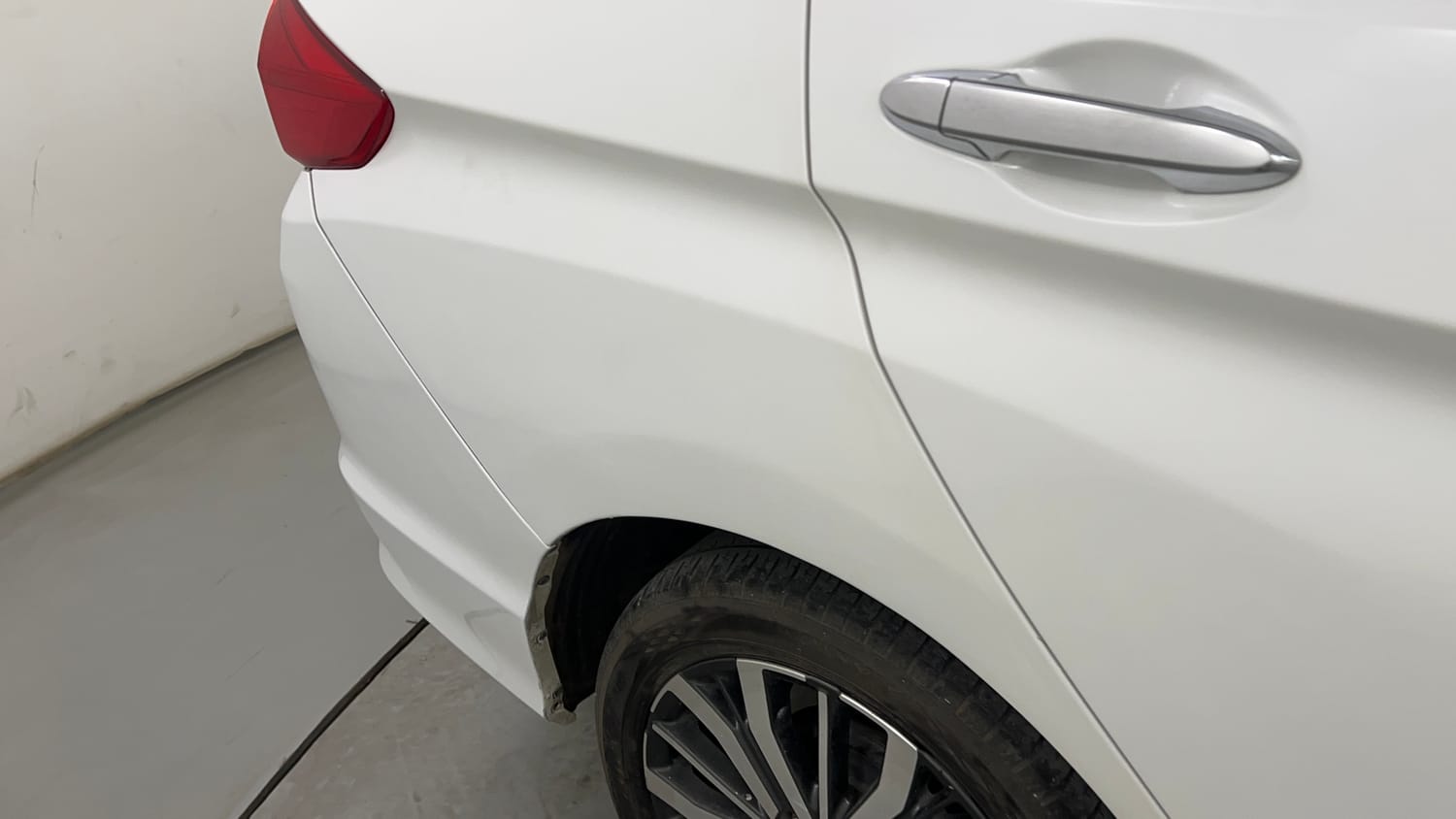 Used 2018 Honda City VX Petrol Petrol Manual dents MINOR SCRATCH