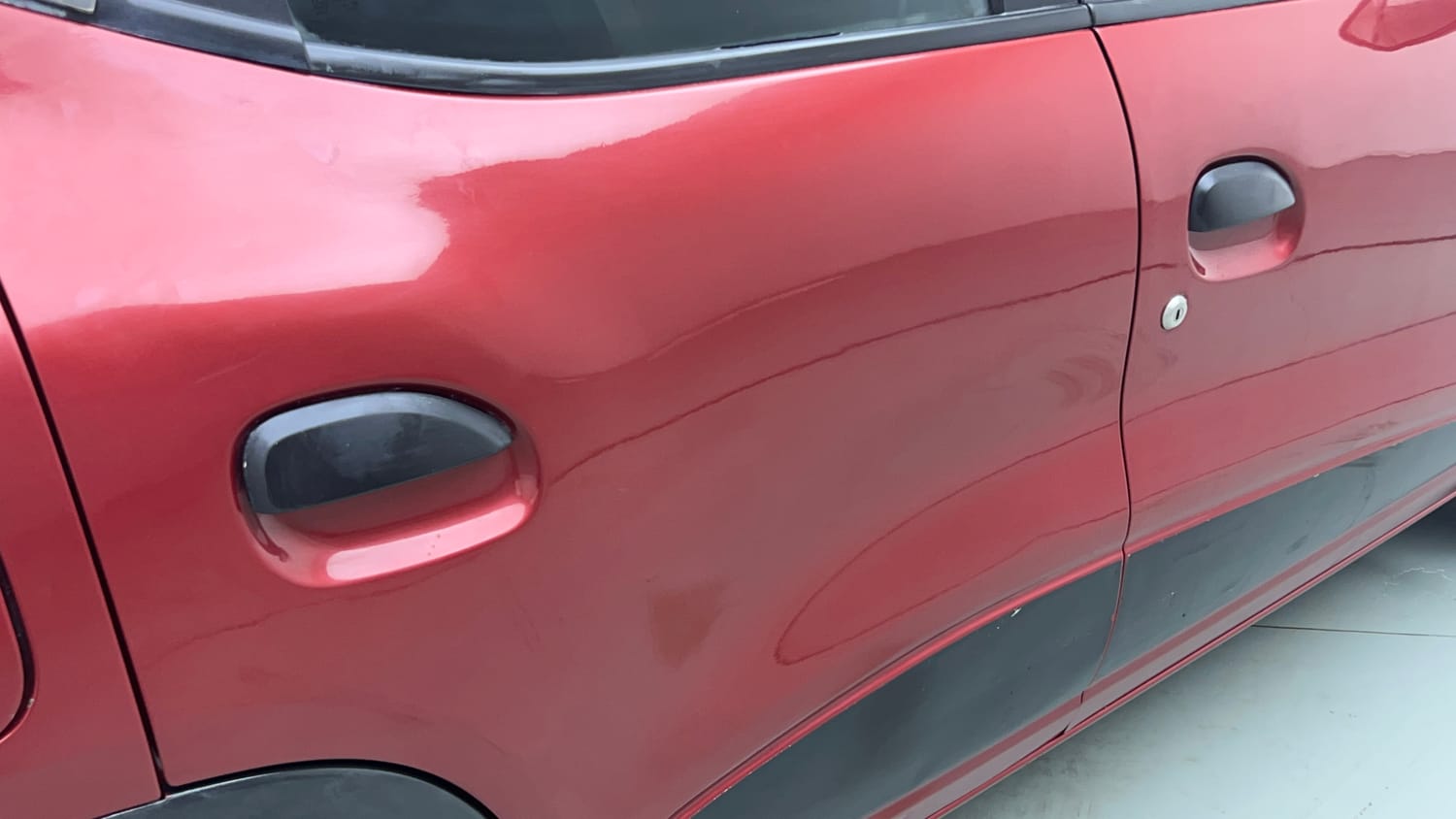 Used 2016 Renault Kwid RXT Petrol Manual dents MINOR SCRATCH