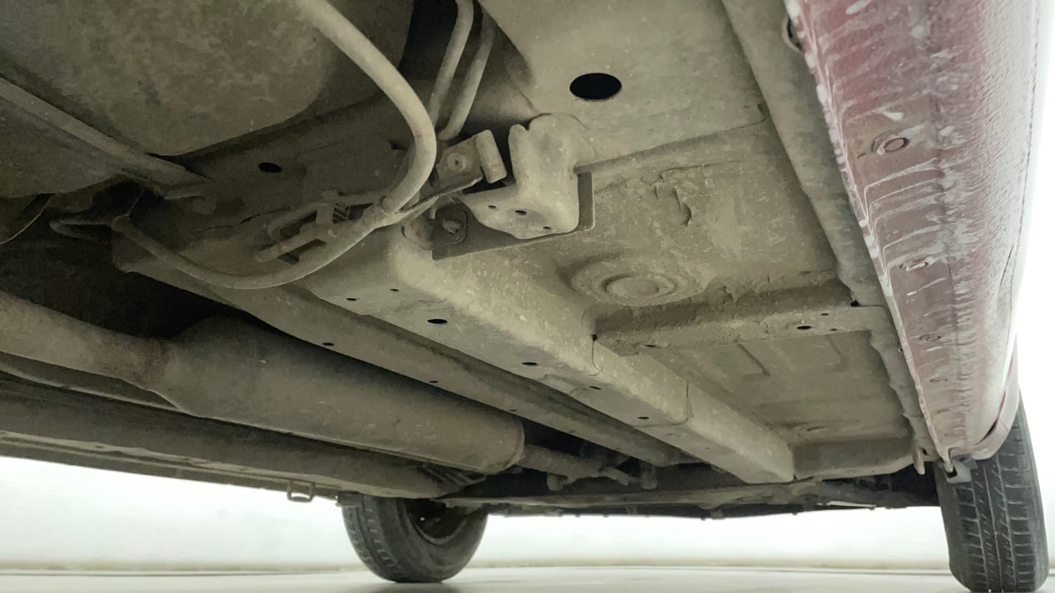 Used 2013 Maruti Suzuki Ritz Vxi BS-IV Petrol Manual extra REAR RIGHT UNDERBODY VIEW