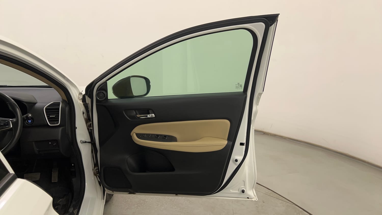 Used 2023 Honda City ZX CVT Petrol Petrol Automatic interior RIGHT FRONT DOOR OPEN VIEW