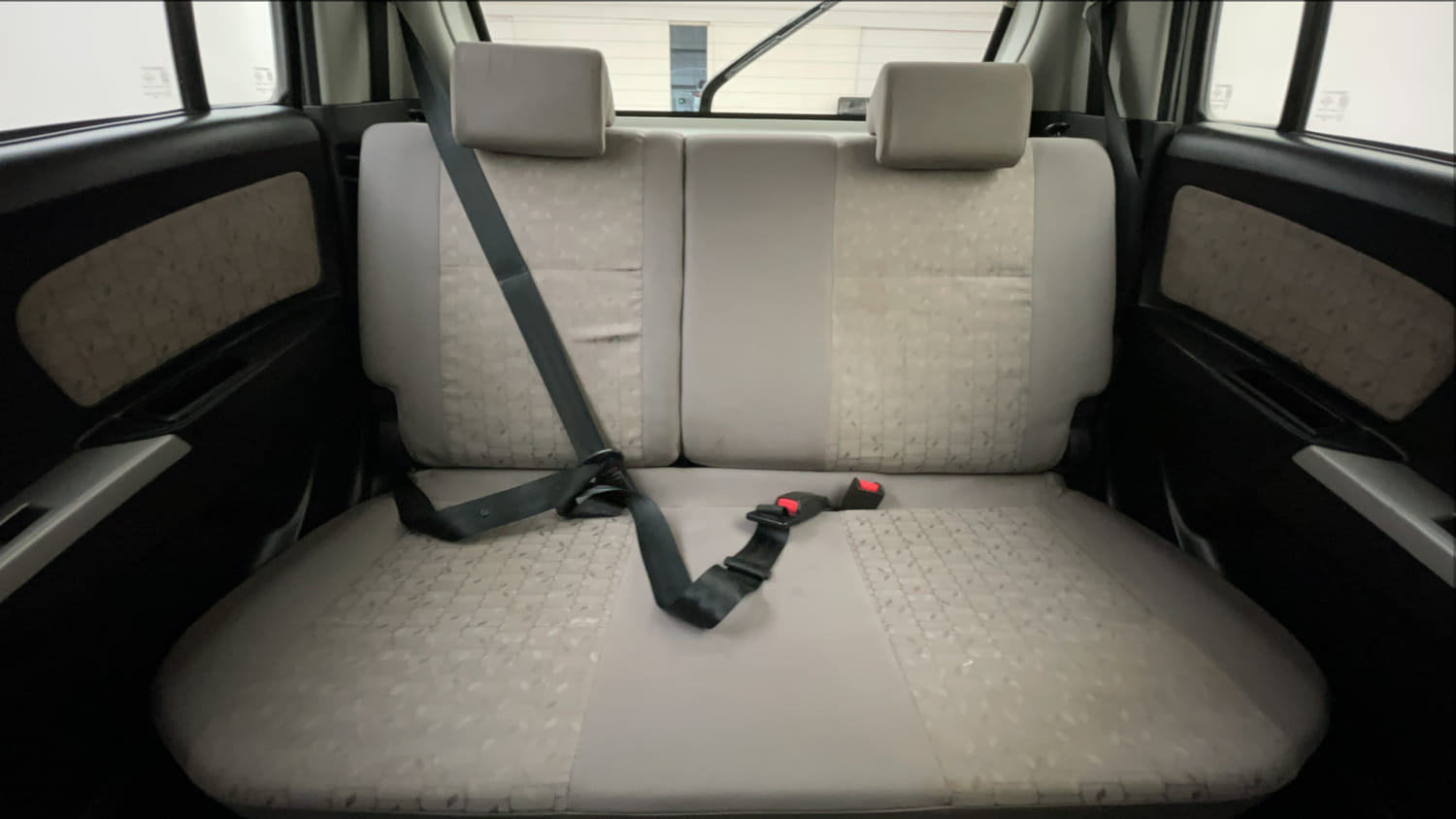 Used 2016 Maruti Suzuki Wagon R 1.0 VXI AMT Petrol Automatic interior REAR SEAT CONDITION VIEW