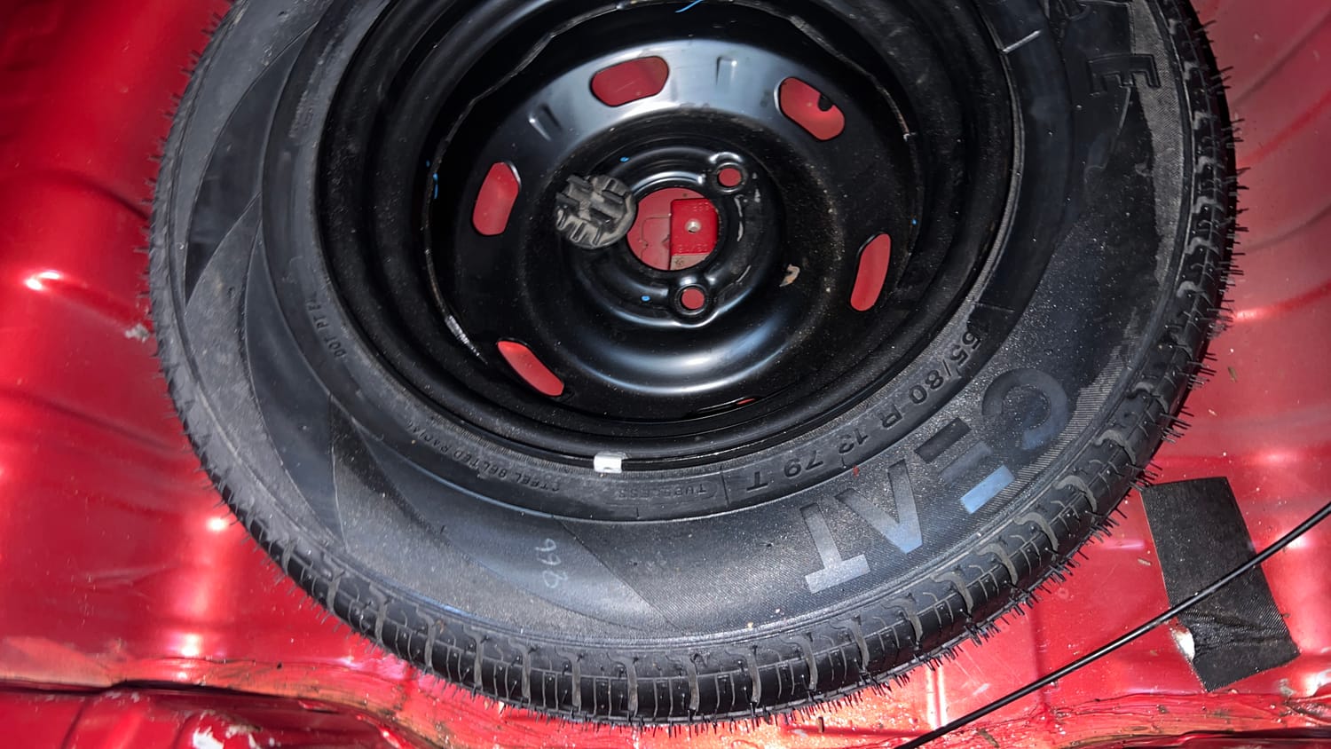 Used 2016 Renault Kwid RXT Petrol Manual tyres SPARE TYRE VIEW
