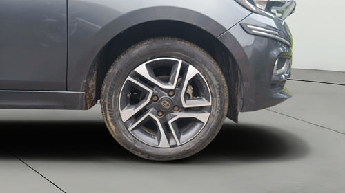 Used 2022 Tata Tiago XZ Plus Petrol Manual tyres RIGHT FRONT TYRE RIM VIEW