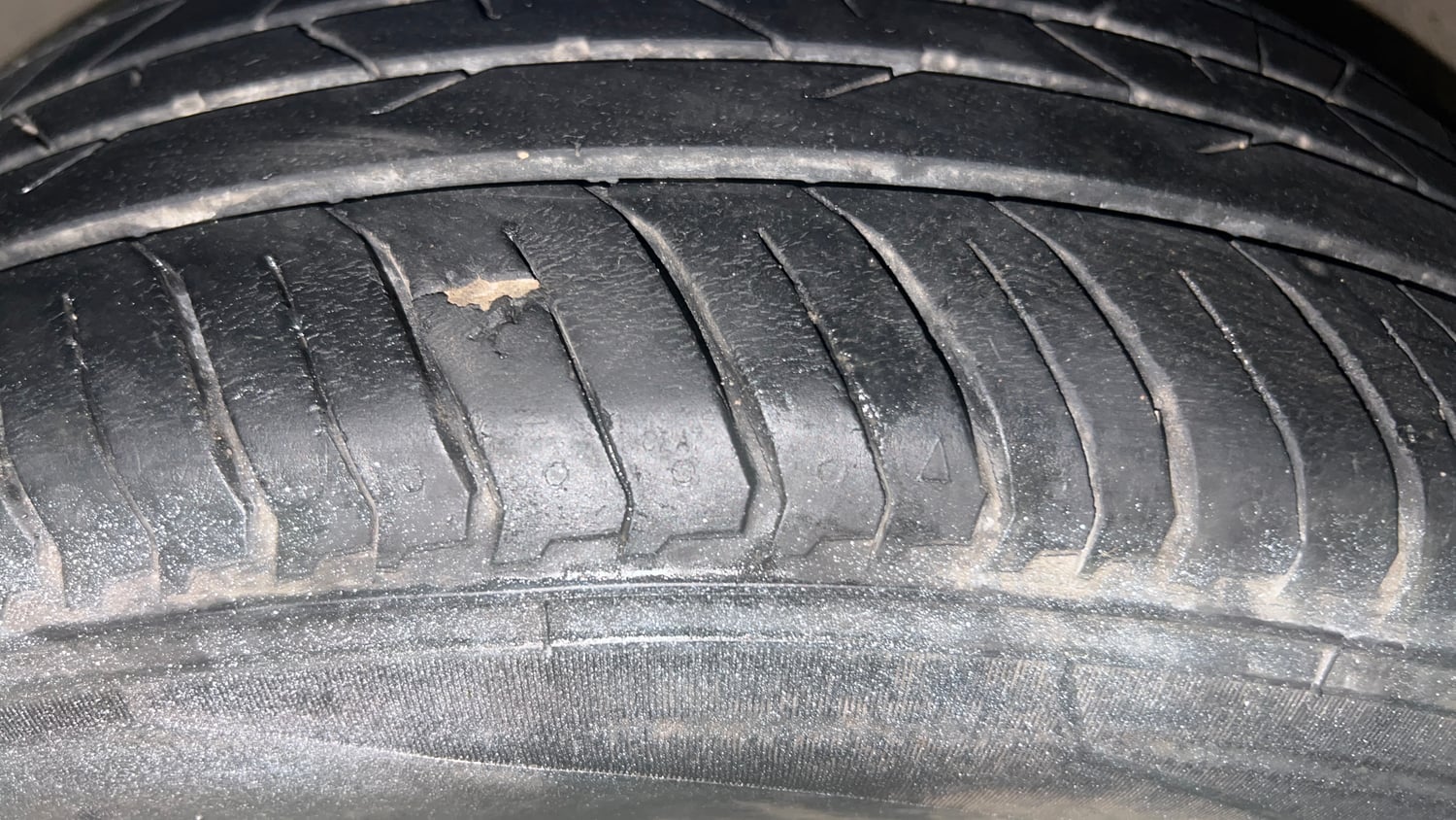 Used 2015 Hyundai Elite i20 Asta 1.2 Petrol Manual tyres LEFT FRONT TYRE TREAD VIEW