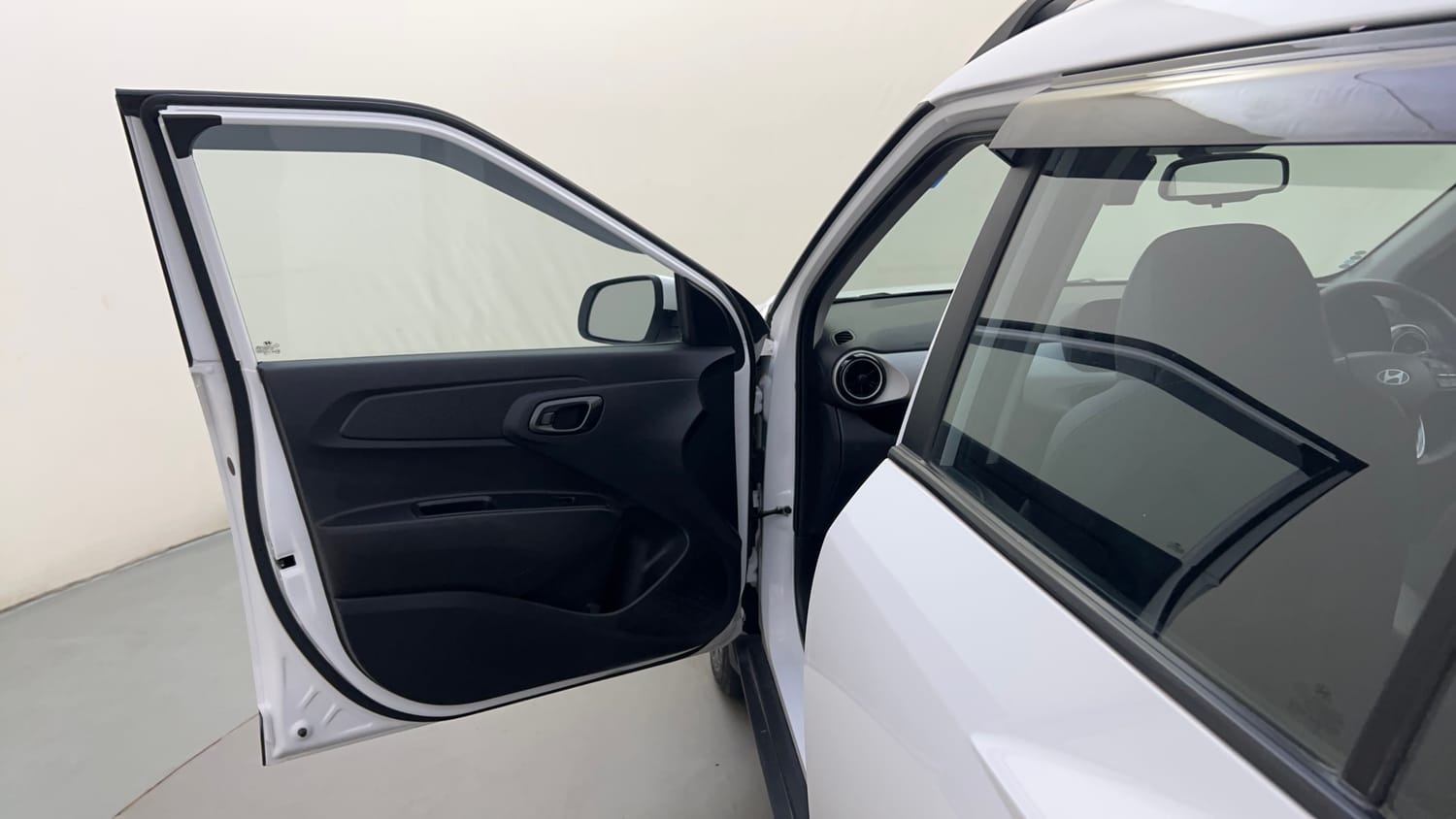 Used 2025 Hyundai Exter SX (O) Connect 1.2 AMT Petrol Automatic interior LEFT FRONT DOOR OPEN VIEW