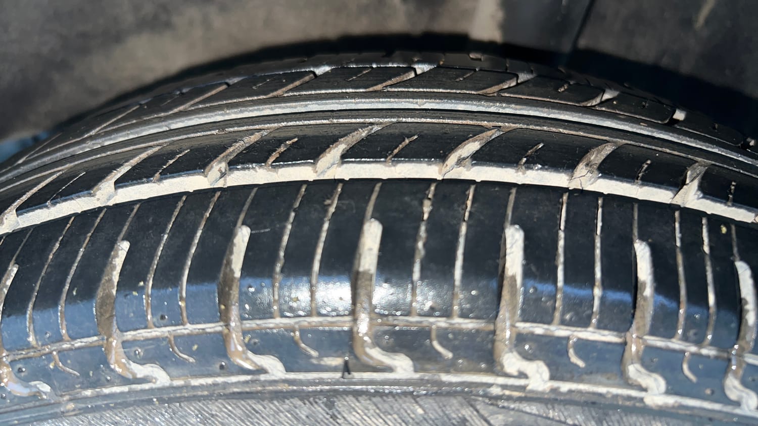 Used 2019 Renault Kwid RXT (O) 1.0 SCE Edition Petrol Manual tyres LEFT REAR TYRE TREAD VIEW