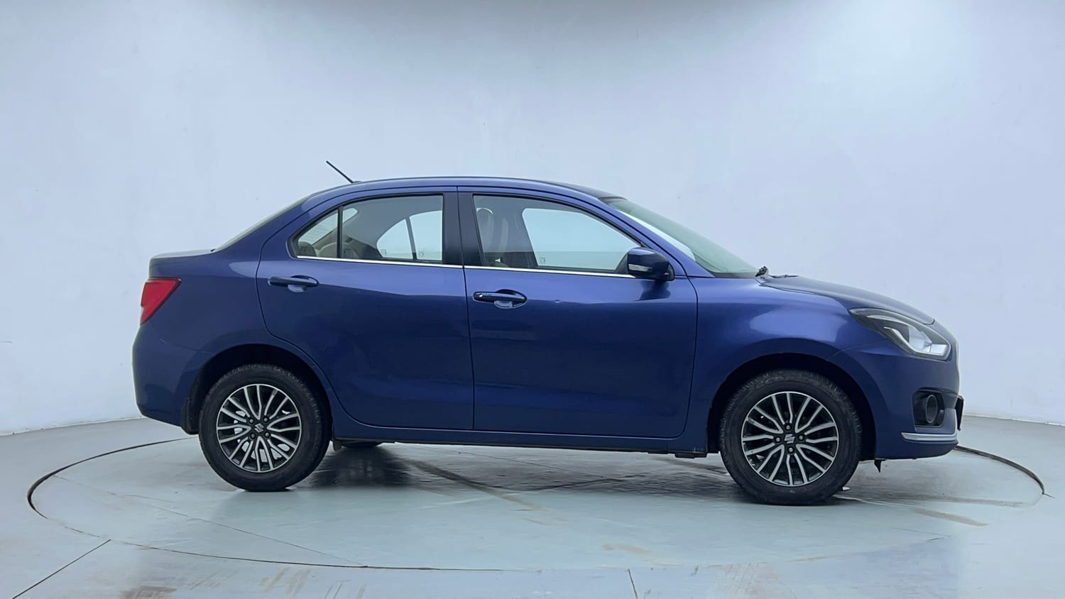 Used 2017 Maruti Suzuki Dzire ZXi Plus AMT Petrol Automatic exterior RIGHT SIDE VIEW