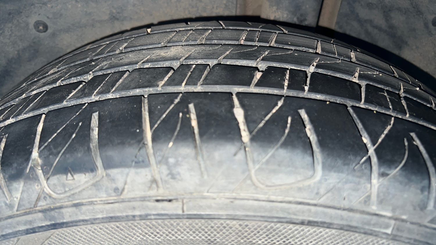 Used 2020 MG Motors Hector Sharp 1.5 DCT Petrol Petrol Automatic tyres LEFT REAR TYRE TREAD VIEW