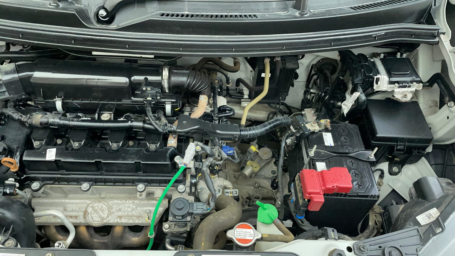 Used 2022 Maruti Suzuki Wagon R ZXI 1.2 Petrol Manual engine ENGINE LEFT SIDE VIEW