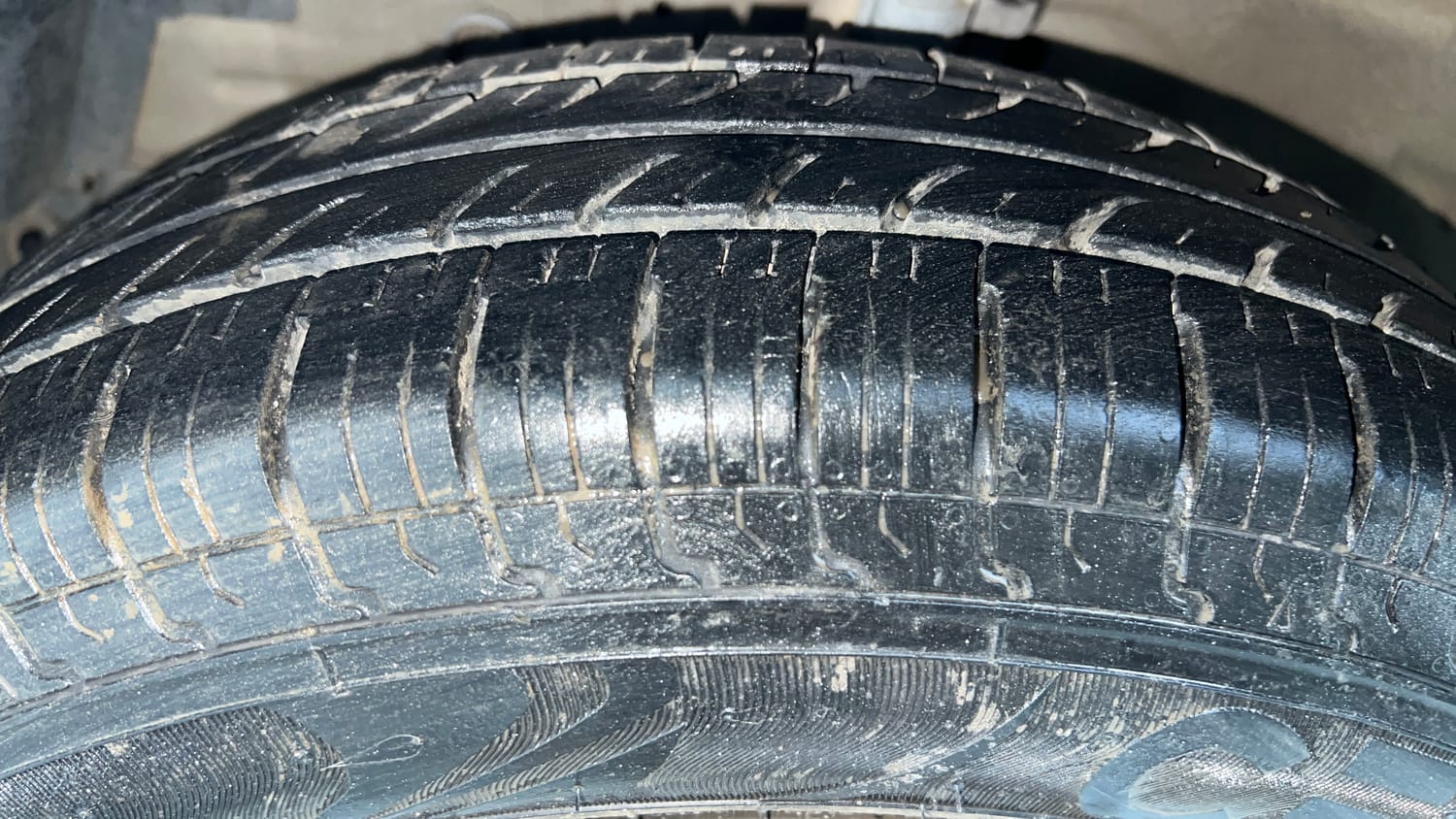 Used 2017 Maruti Suzuki Swift Dzire VXI Petrol Manual tyres LEFT FRONT TYRE TREAD VIEW