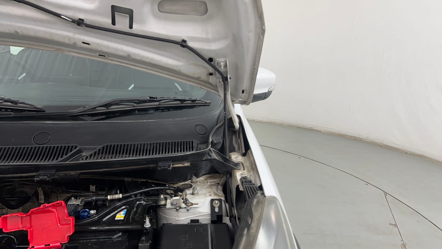 Used 2020 Ford Freestyle Titanium Plus 1.2 Ti-VCT Petrol Manual engine ENGINE LEFT SIDE HINGE & APRON VIEW