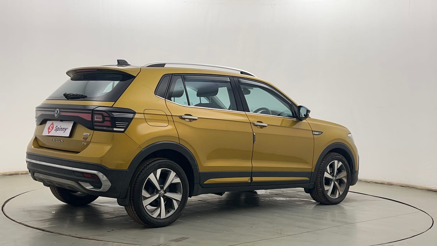 Used 2022 Volkswagen Taigun Topline 1.0 TSI MT Petrol Manual exterior RIGHT REAR CORNER VIEW