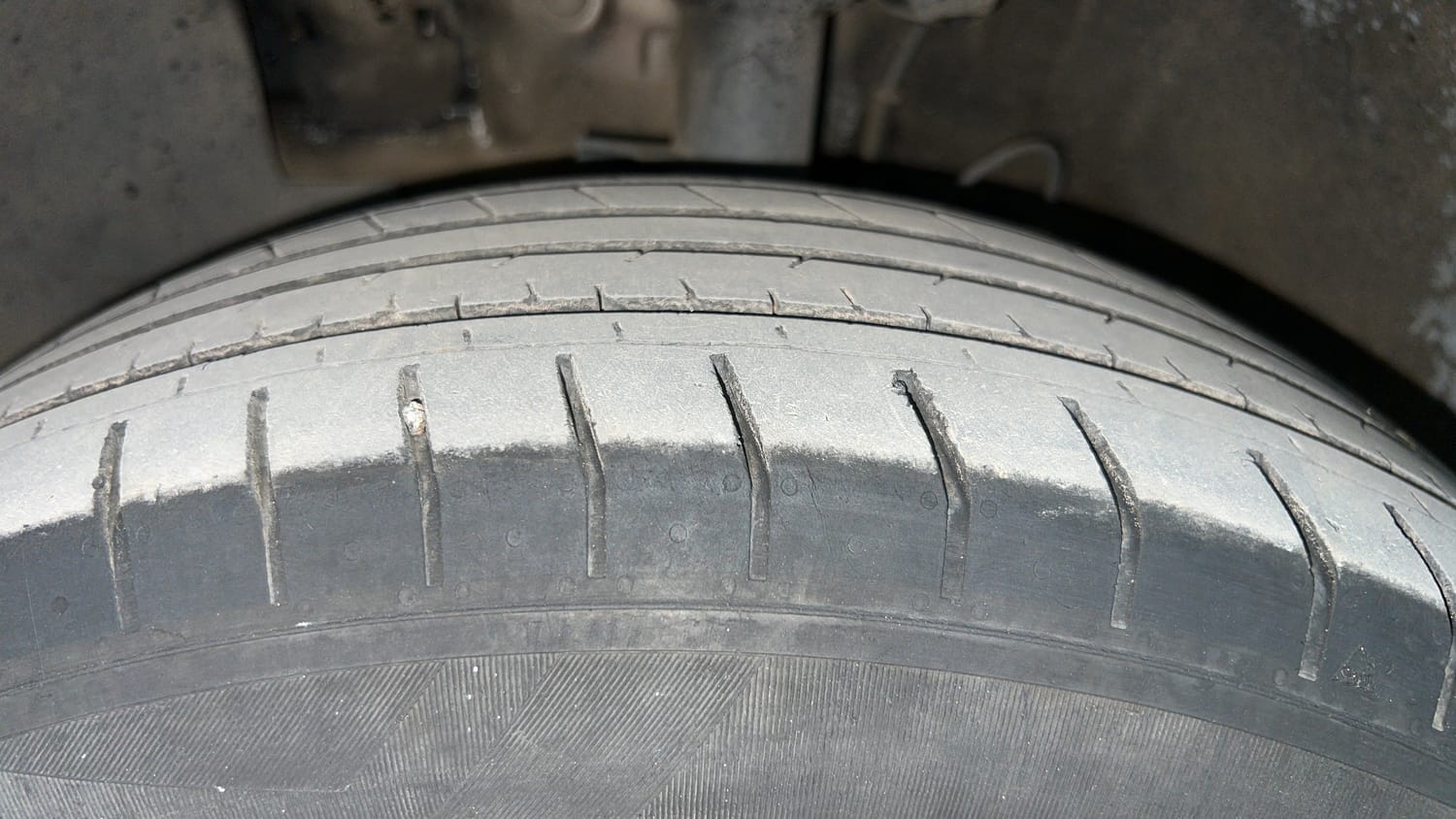 Used 2023 Hyundai Venue SX 1.2 Petrol Petrol Manual tyres LEFT FRONT TYRE TREAD VIEW