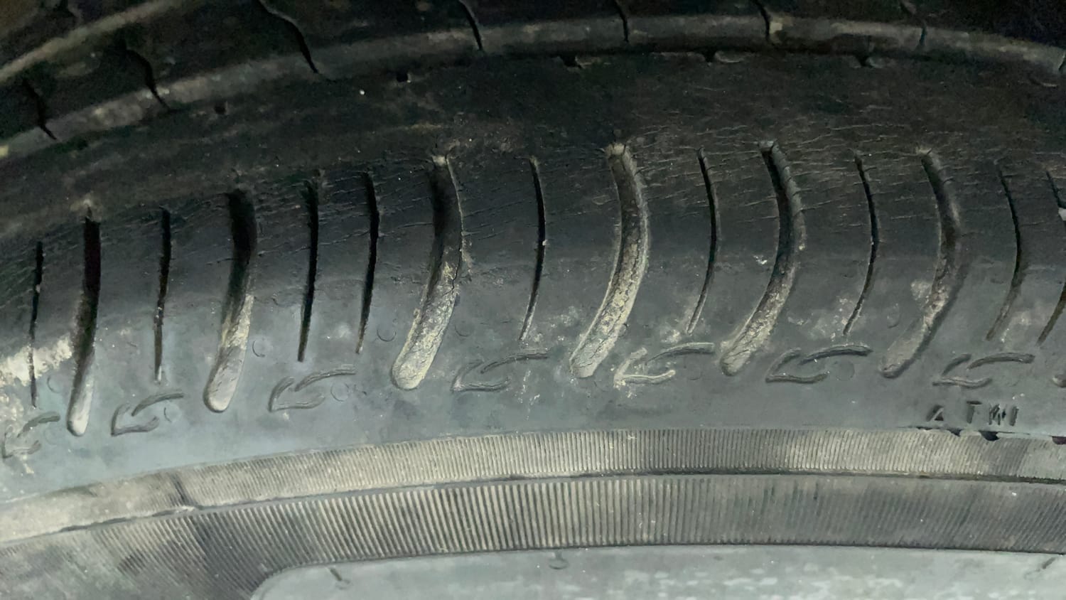 Used 2022 Maruti Suzuki Wagon R ZXI 1.2 Petrol Manual tyres RIGHT FRONT TYRE TREAD VIEW