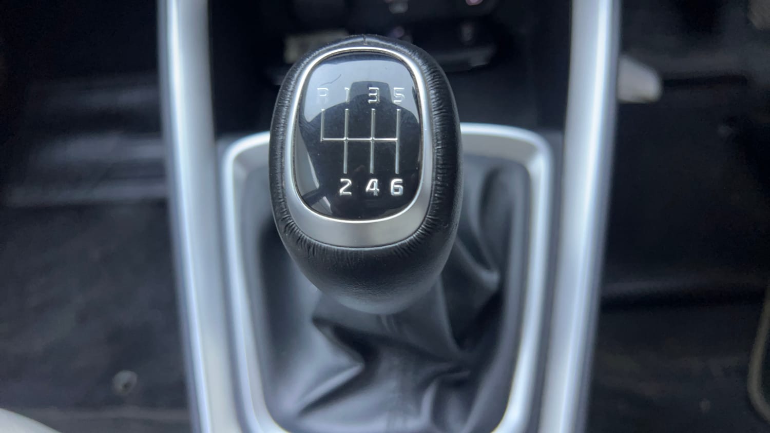 Used 2020 Kia Sonet HTX 1.0 iMT Petrol Manual interior GEAR  KNOB VIEW