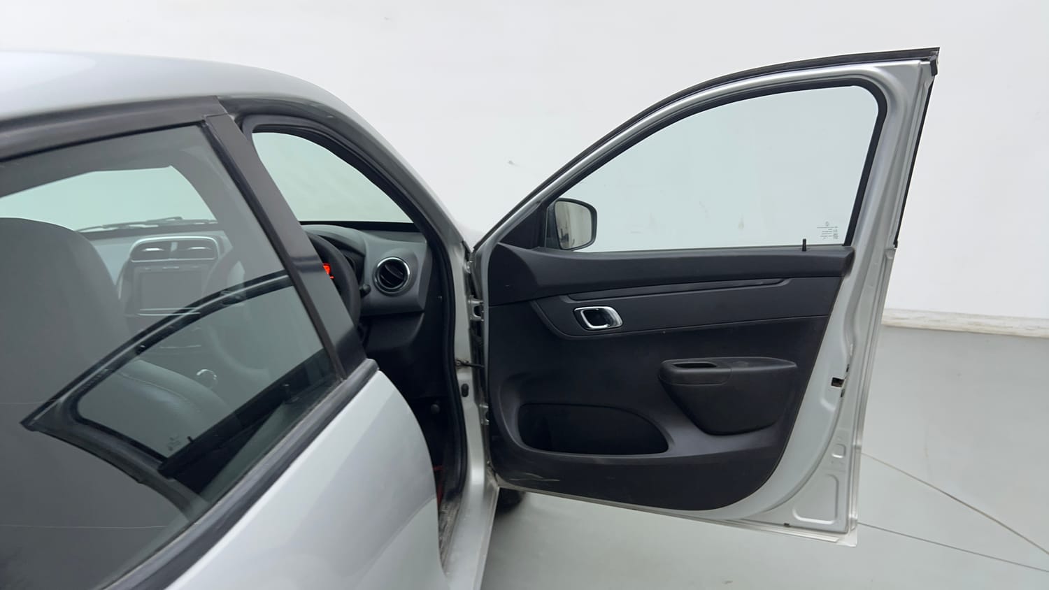 Used 2020 Renault Kwid 1.0 RXT AMT Opt Petrol Automatic interior RIGHT FRONT DOOR OPEN VIEW