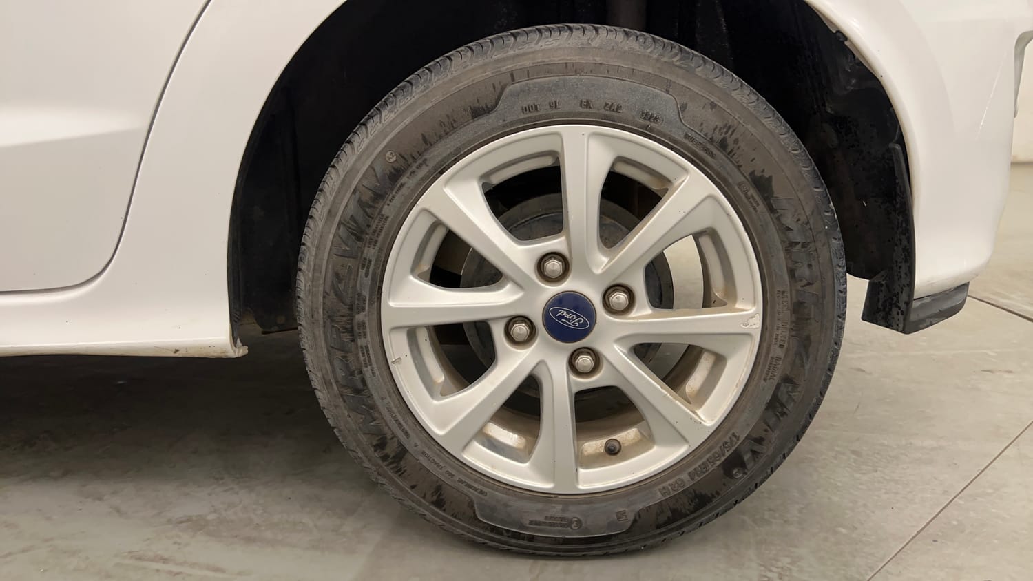 Used 2019 Ford Figo Titanium 1.2 Ti-VCT MT Petrol Manual tyres LEFT REAR TYRE RIM VIEW