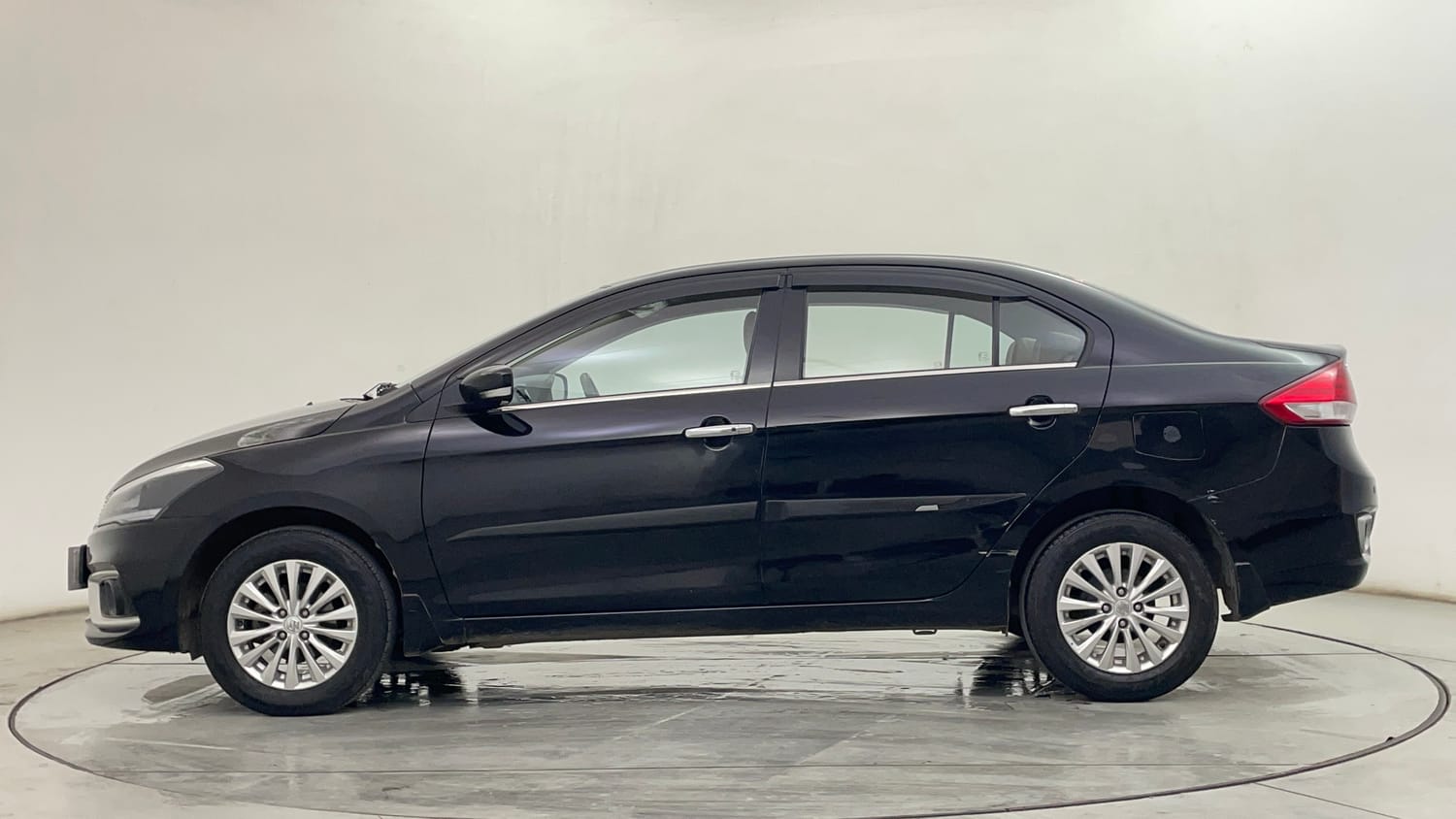 Used 2022 Maruti Suzuki Ciaz Zeta 1.5 Petrol Manual exterior LEFT SIDE VIEW
