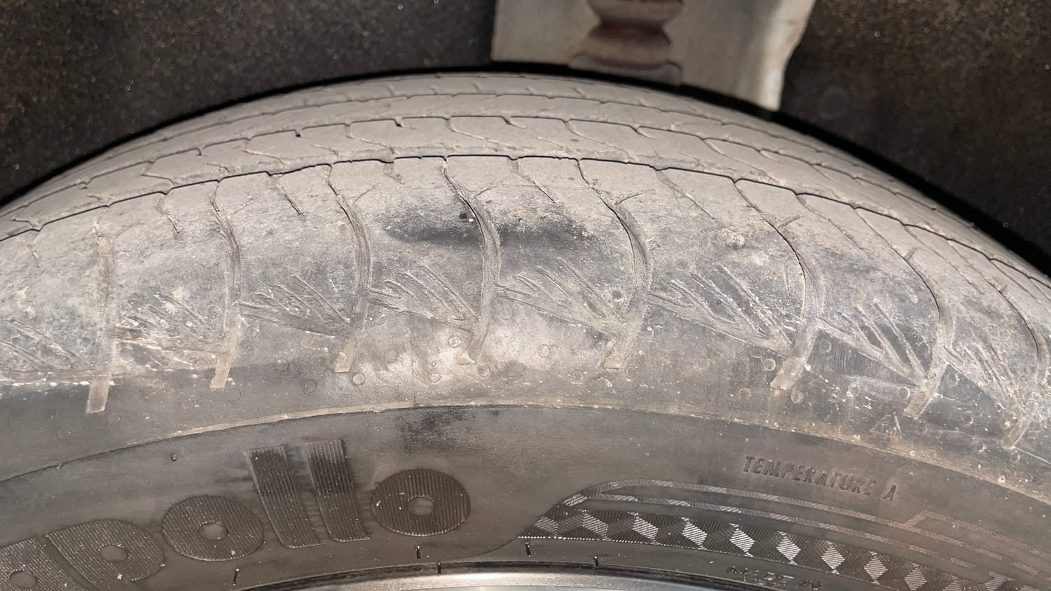 Used 2021 Hyundai Alcazar Platinum (O) 6 STR 2.0 Petrol AT Petrol Automatic tyres LEFT REAR TYRE TREAD VIEW