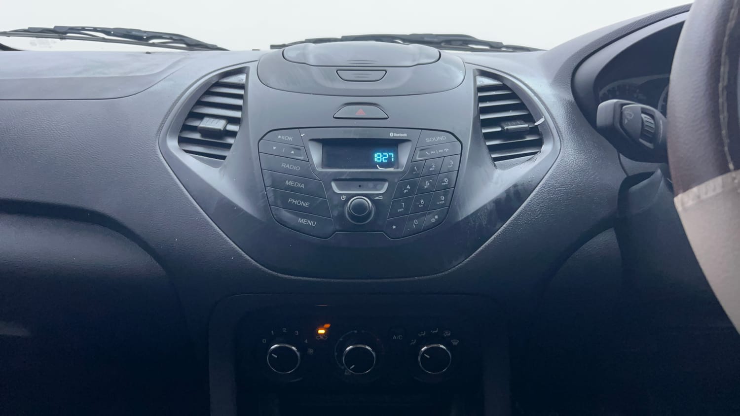 Used 2018 Ford Figo Trend 1.2 Ti-VCT Petrol Manual interior MUSIC SYSTEM & AC CONTROL VIEW