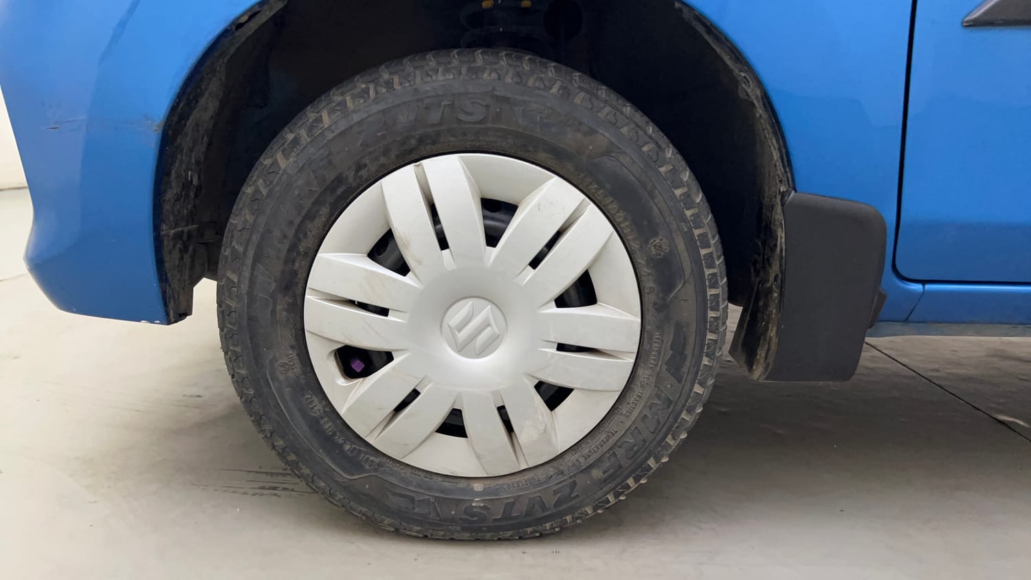 Used 2018 Maruti Suzuki Alto 800 VXi Petrol Manual tyres LEFT FRONT TYRE RIM VIEW