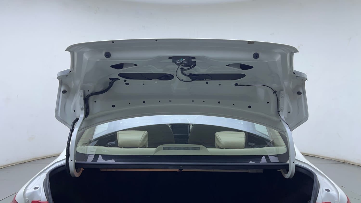 Used 2018 Maruti Suzuki Dzire ZXi Plus AMT Petrol Automatic interior DICKY DOOR OPEN VIEW