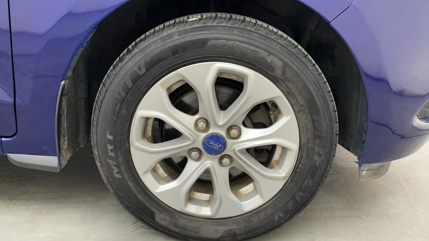 Used 2016 Ford Figo Titanium 1.2 Ti-VCT Petrol Manual tyres RIGHT FRONT TYRE RIM VIEW