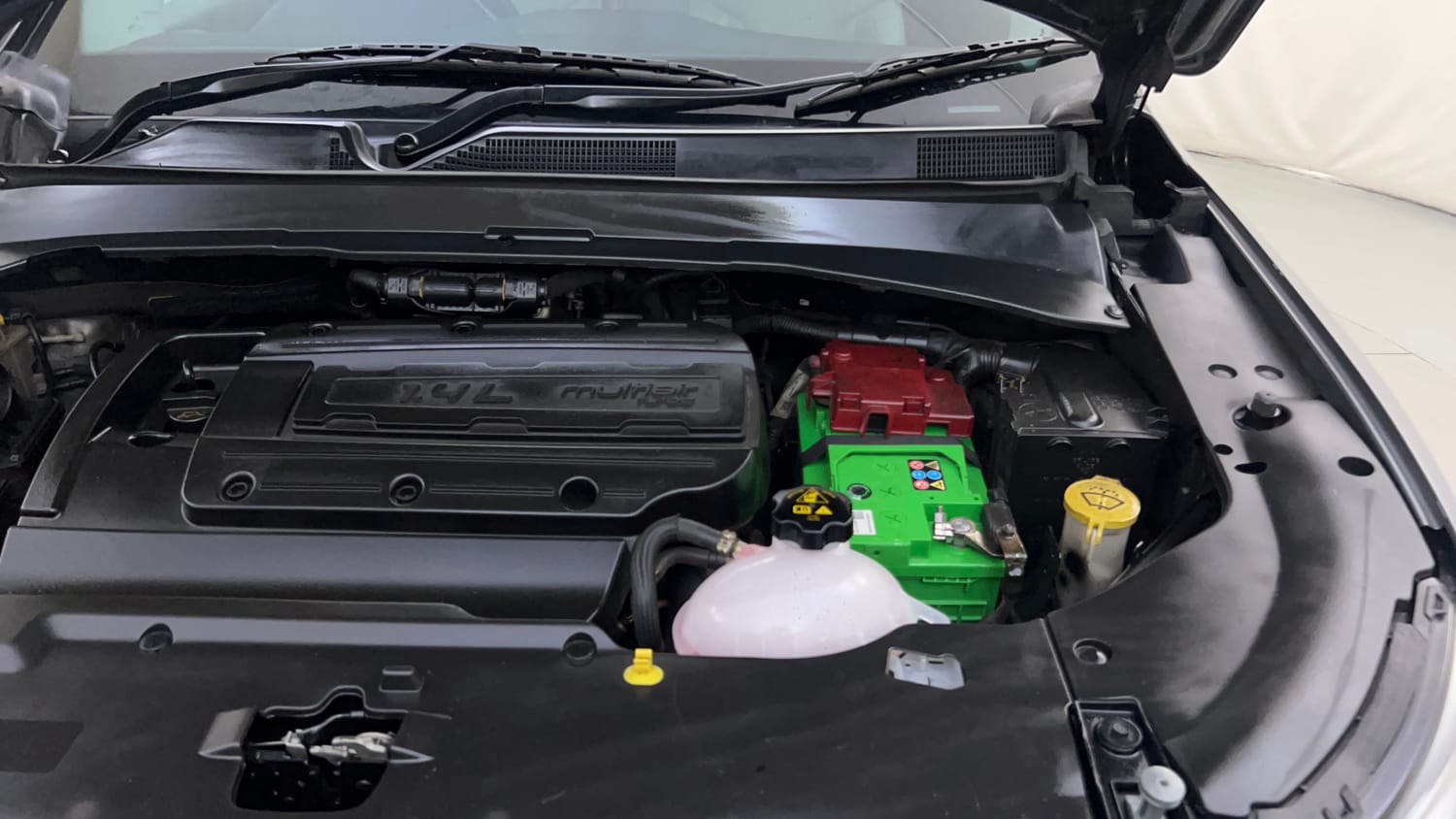 Used 2020 Jeep Compass Limited Plus Petrol AT Petrol Automatic engine ENGINE LEFT SIDE HINGE & APRON VIEW