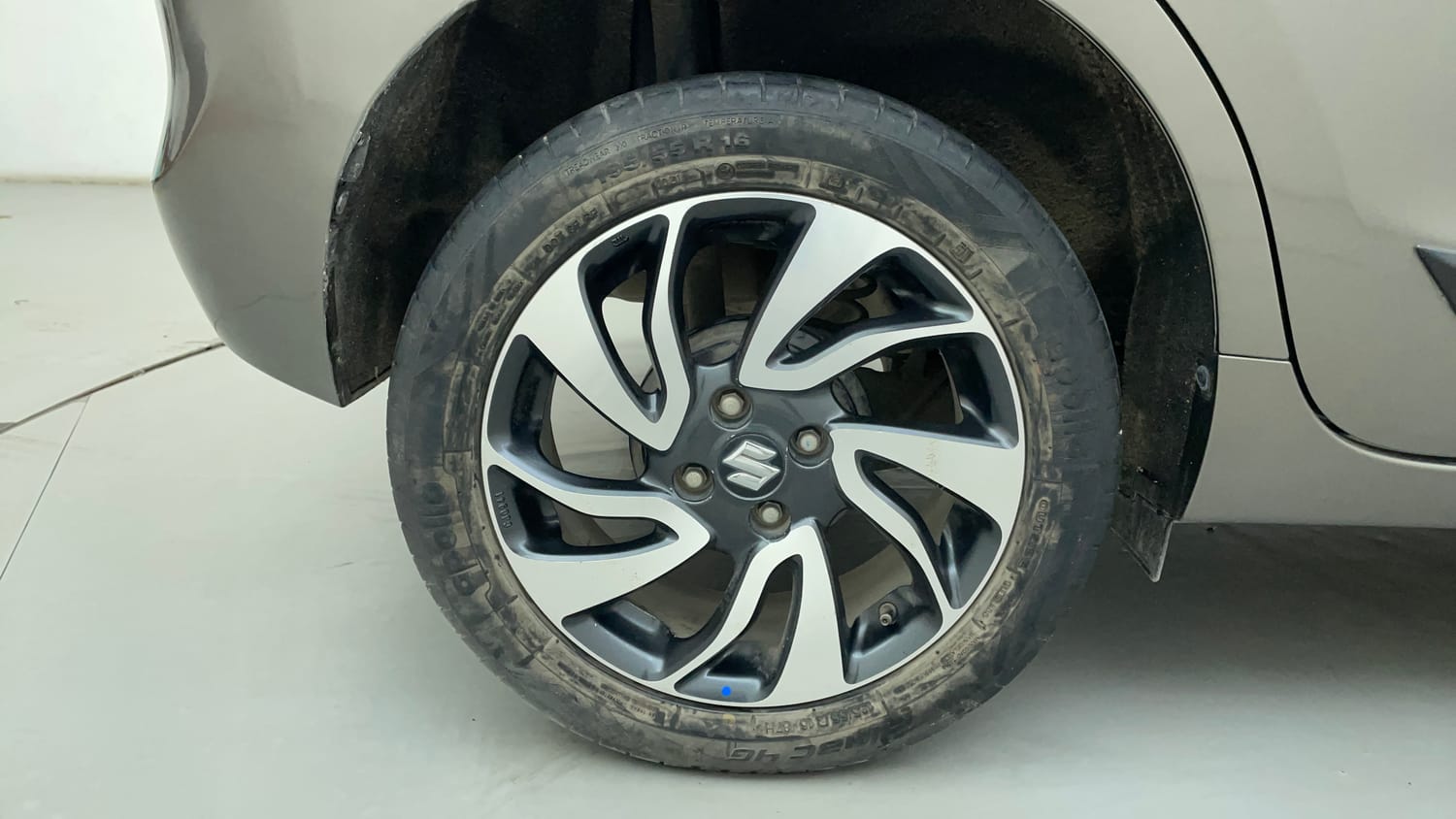 Used 2021 Maruti Suzuki Baleno Zeta Automatic Petrol Automatic tyres RIGHT REAR TYRE RIM VIEW