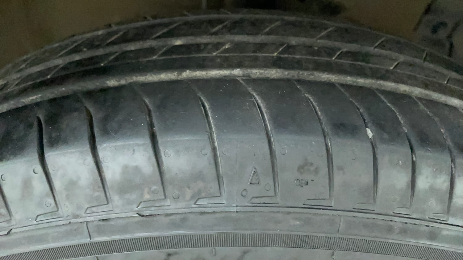 Used 2014 Maruti Suzuki Swift VXi Petrol Manual tyres RIGHT FRONT TYRE TREAD VIEW