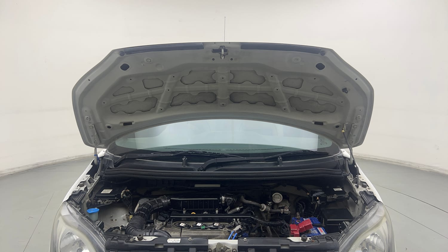 Used 2019 Maruti Suzuki Wagon R LXi 1.0 CNG Cng Manual engine ENGINE & BONNET OPEN FRONT VIEW