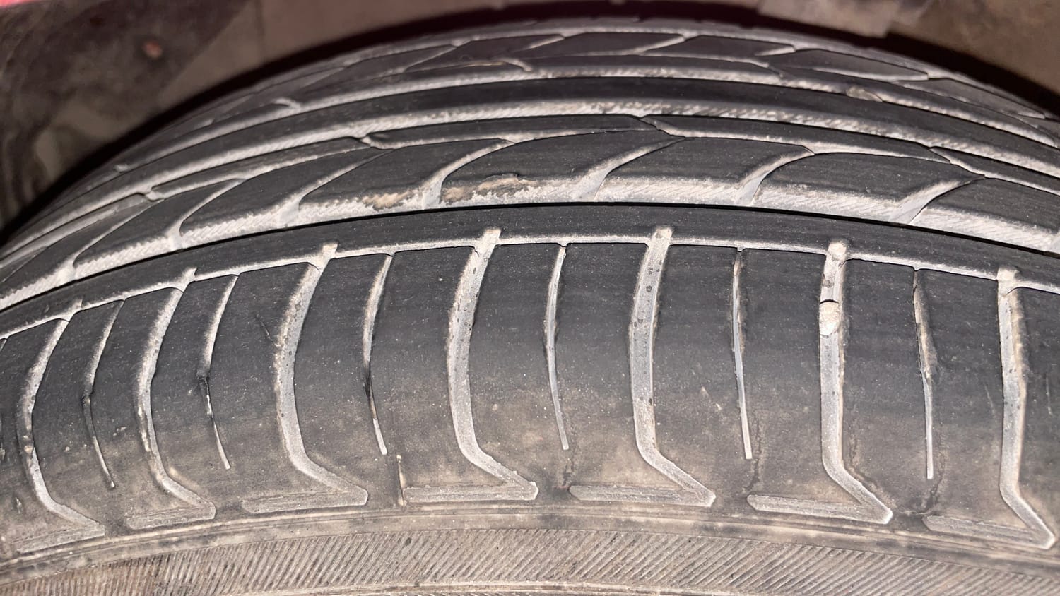 Used 2014 Hyundai i20 Asta 1.2 Petrol Manual tyres LEFT FRONT TYRE TREAD VIEW