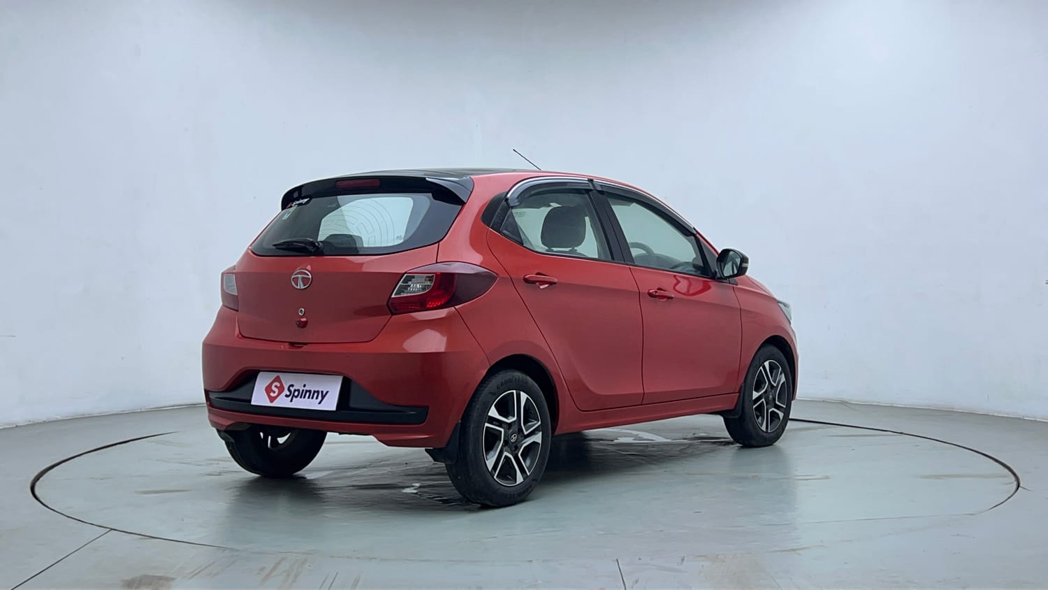 Used 2020 Tata Tiago XZA Plus Dual Tone Petrol Automatic exterior RIGHT REAR CORNER VIEW
