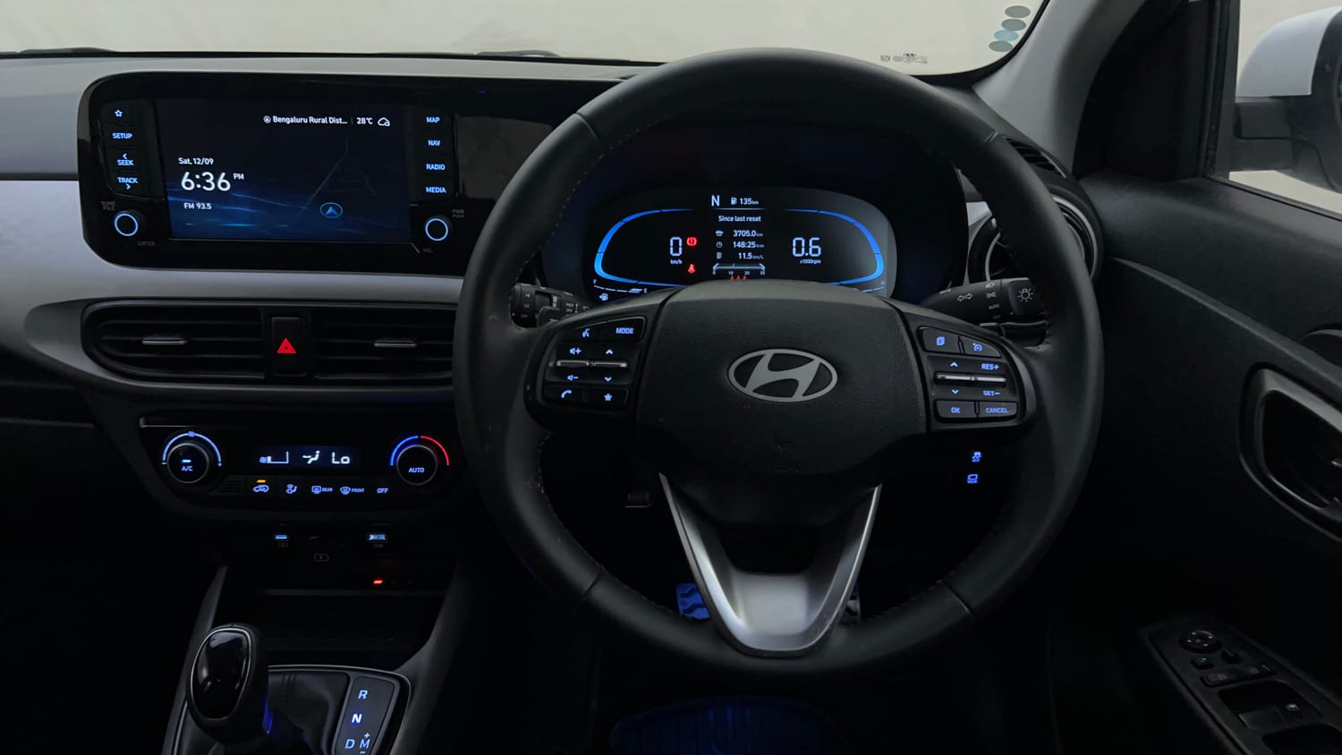 Used 2025 Hyundai Exter SX (O) Connect 1.2 AMT Petrol Automatic interior STEERING VIEW