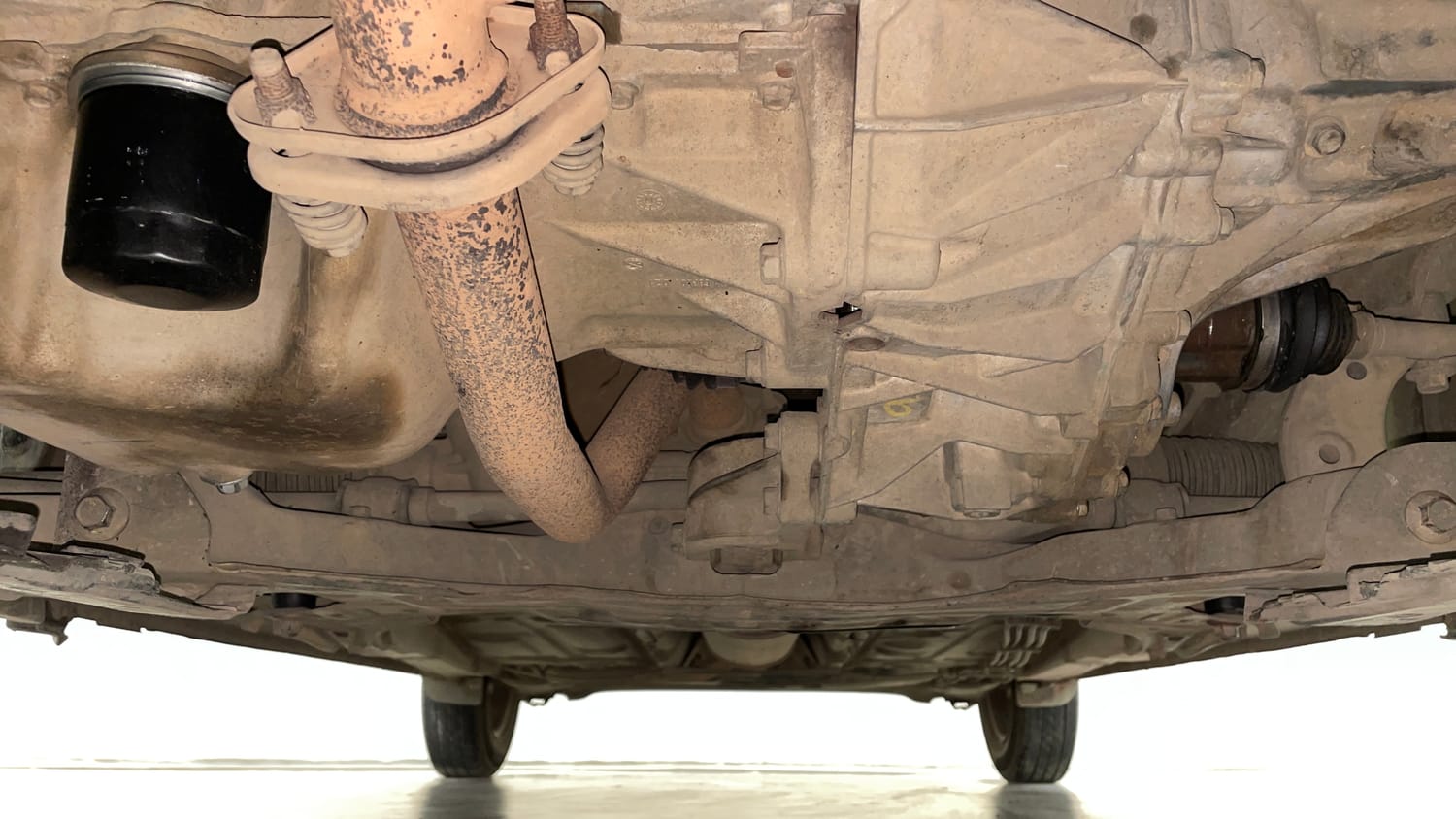 Used 2017 Maruti Suzuki Dzire VXi AMT Petrol Automatic extra FRONT LEFT UNDERBODY VIEW