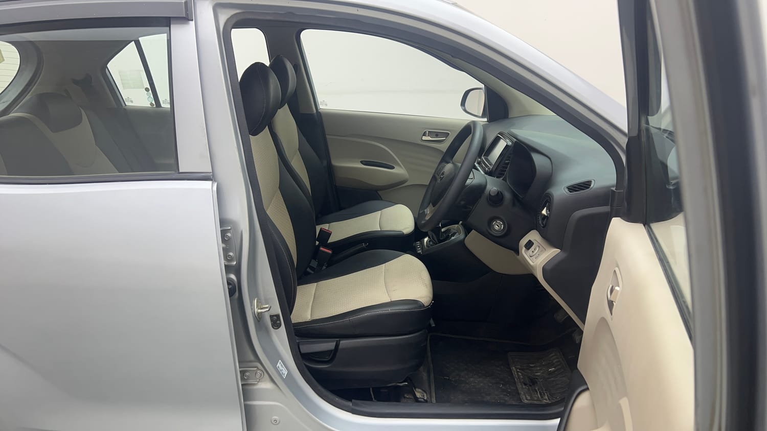 Used 2019 Hyundai Santro Sportz CNG Cng Manual interior RIGHT SIDE FRONT DOOR CABIN VIEW