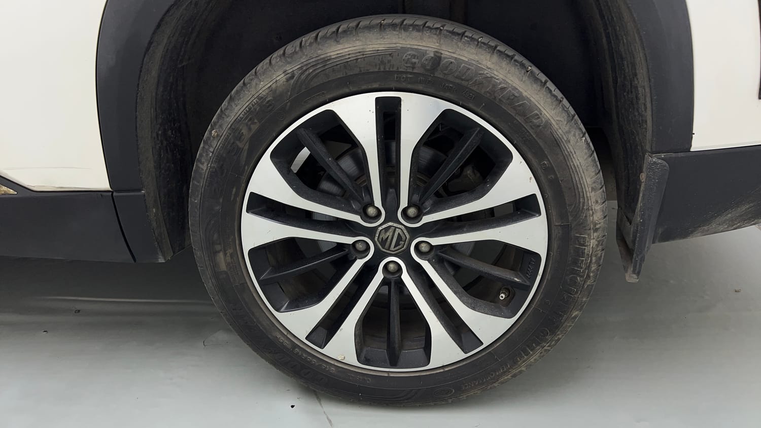 Used 2022 MG Motors Hector Sharp 1.5 Petrol CVT Petrol Automatic tyres LEFT REAR TYRE RIM VIEW