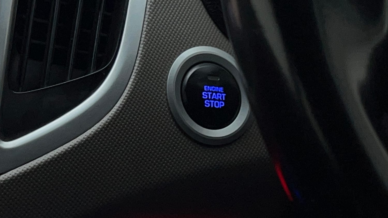 Used 2018 Hyundai Creta SX 1.6 AT Petrol Petrol Automatic top_features Keyless start
