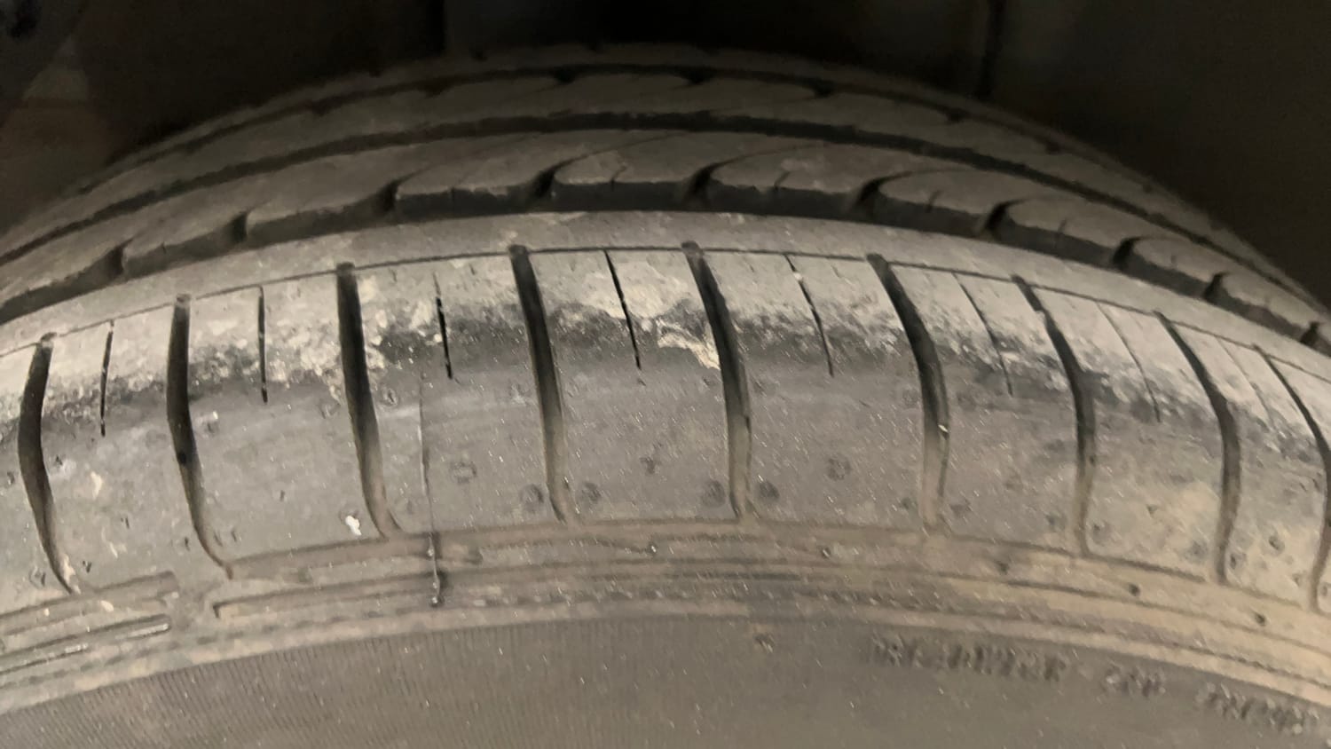 Used 2017 Hyundai Elite i20 Sportz 1.2 Petrol Manual tyres RIGHT REAR TYRE TREAD VIEW