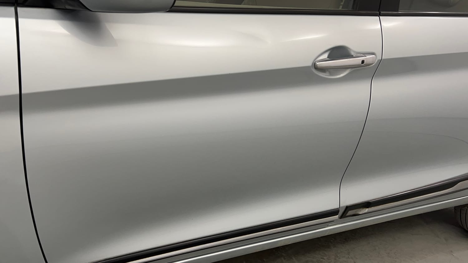 Used 2023 Maruti Suzuki Ertiga ZXi Plus Petrol Manual dents MINOR DENT