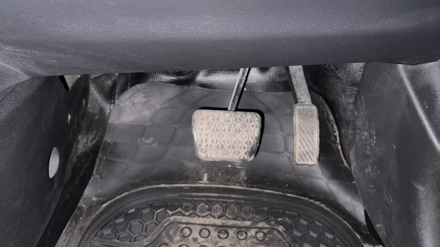 Used 2016 Ford Figo Titanium 1.5 Ti-VCT AT Petrol Automatic interior PEDALS VIEW