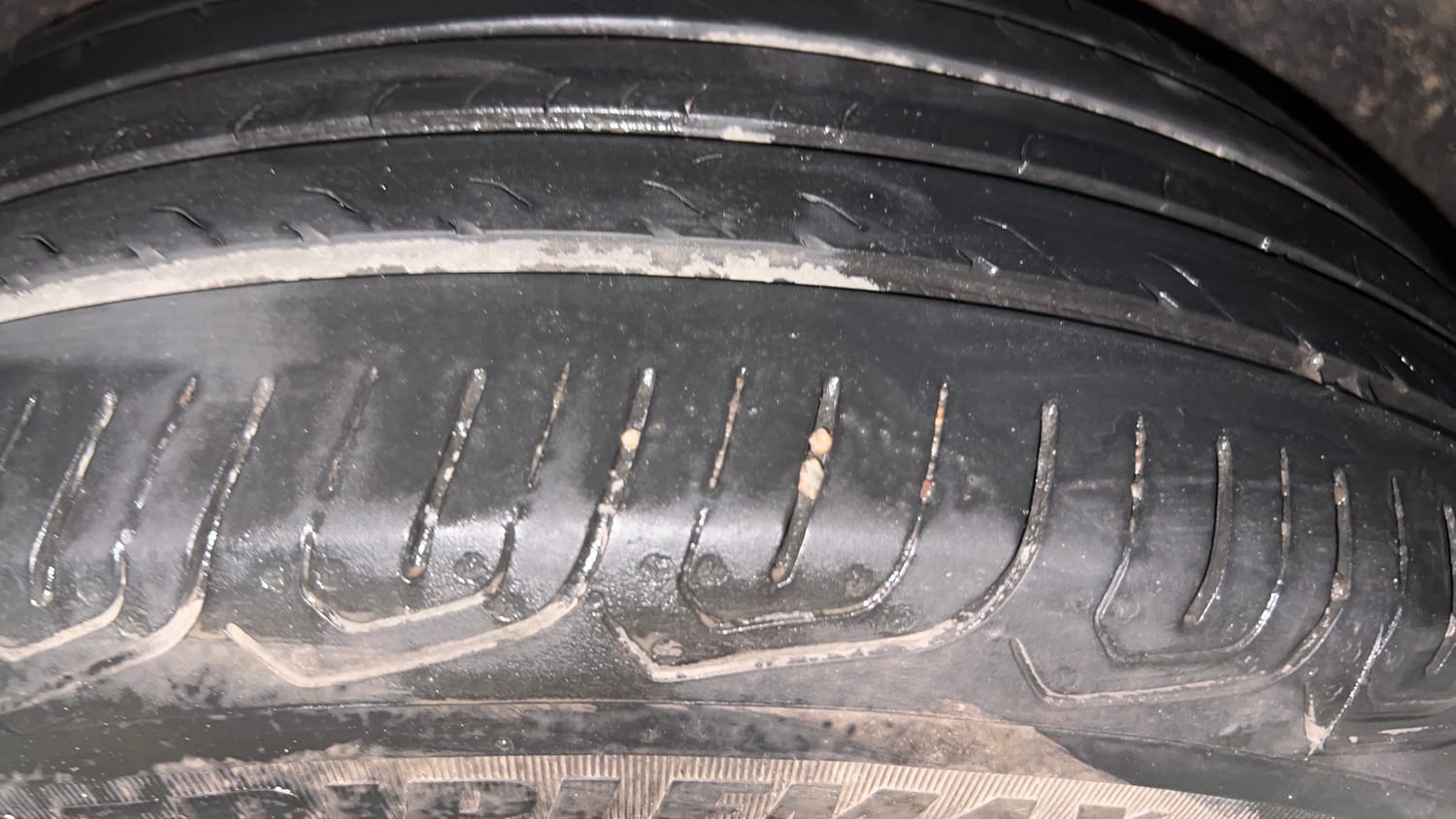 Used 2016 Ford EcoSport Titanium 1.5L TDCi Diesel Manual tyres LEFT REAR TYRE TREAD VIEW