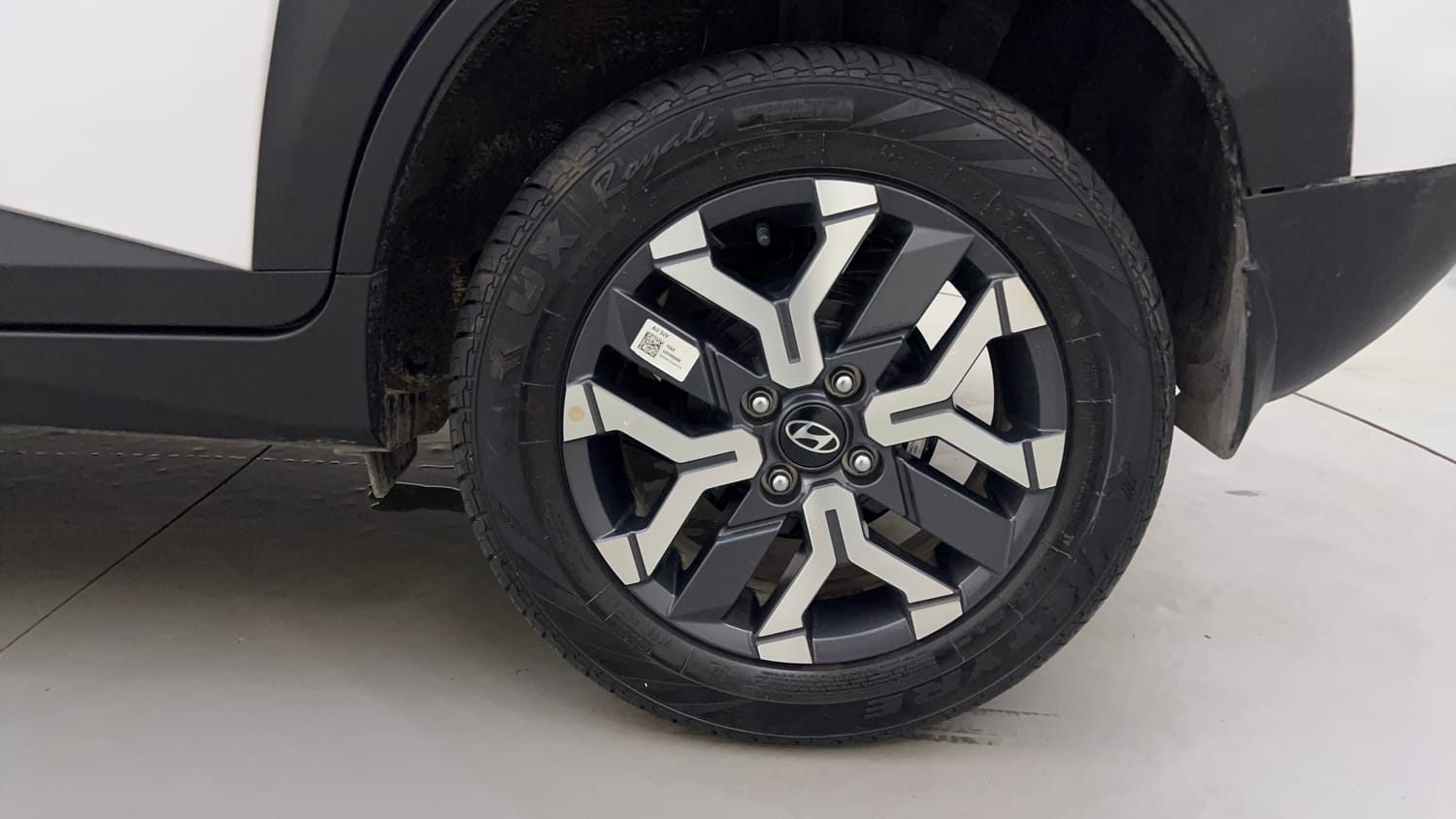 Used 2025 Hyundai Exter SX (O) Connect 1.2 AMT Petrol Automatic tyres LEFT REAR TYRE RIM VIEW