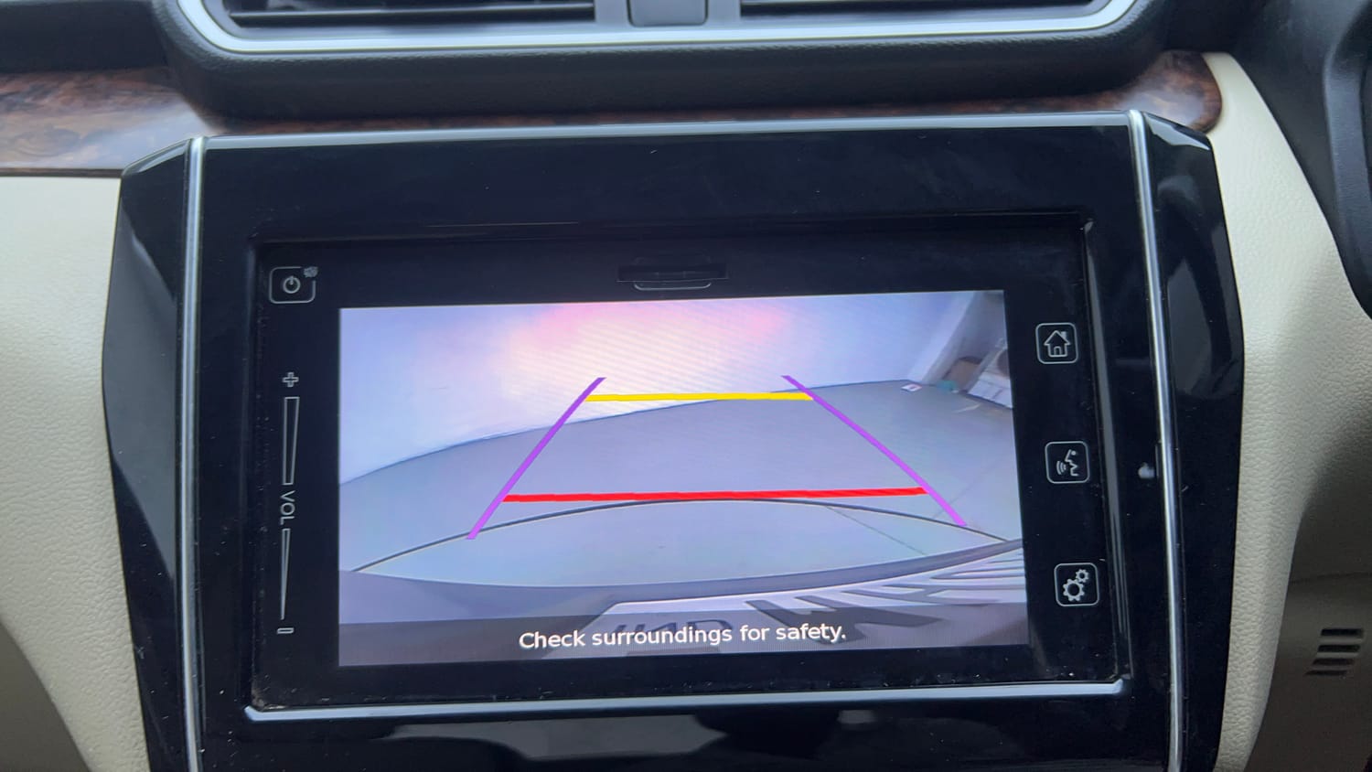 Used 2017 Maruti Suzuki Dzire ZXi Plus AMT Petrol Automatic top_features Rear camera