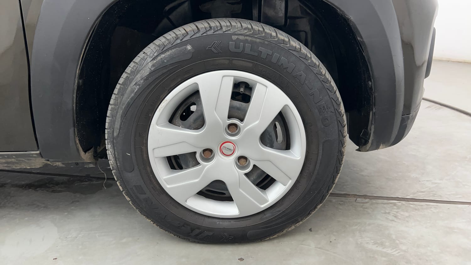 Used 2019 Renault Kwid RXT (O) 1.0 SCE Edition Petrol Manual tyres RIGHT FRONT TYRE RIM VIEW