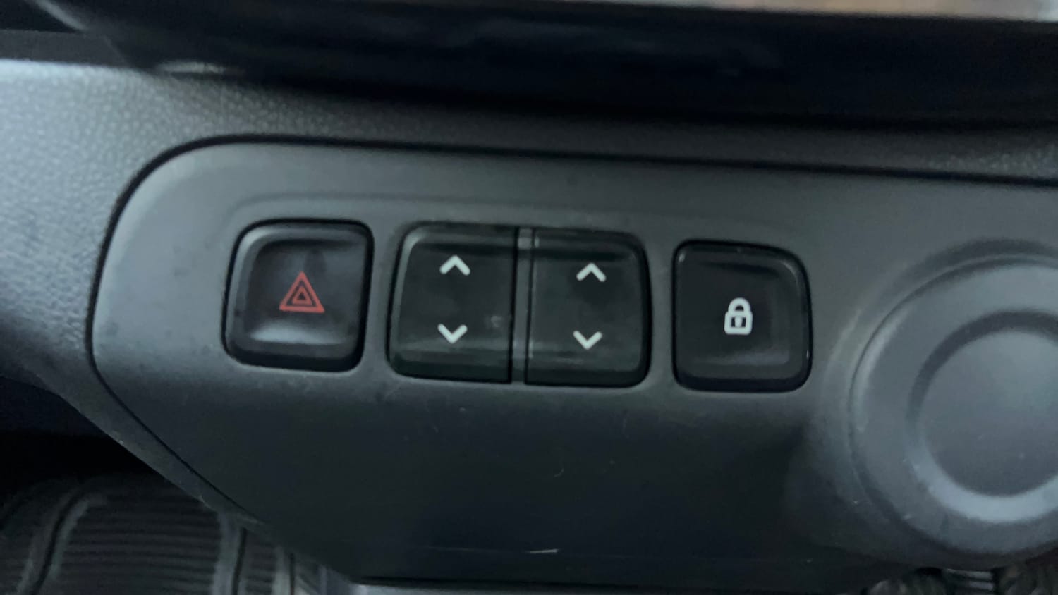Used 2016 Renault Kwid RXT Petrol Manual top_features Adjustable ORVM