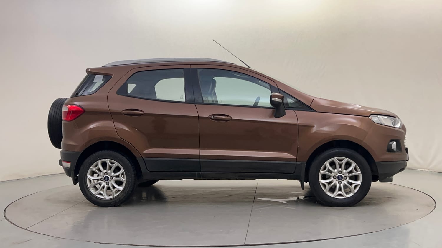 Used 2016 Ford EcoSport Titanium 1.5L TDCi Diesel Manual exterior RIGHT SIDE VIEW